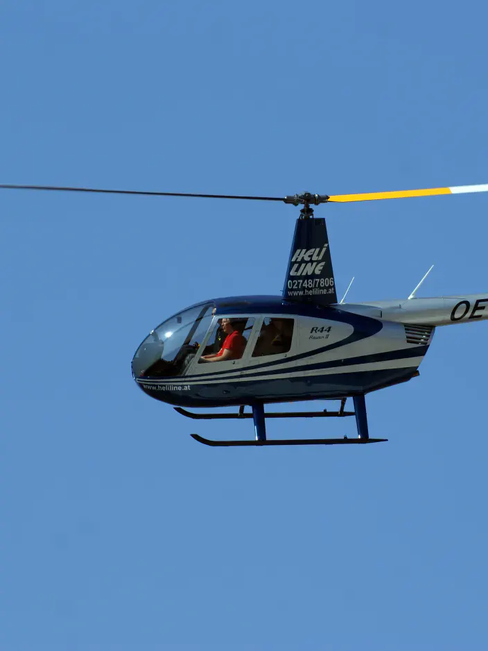 Hubschrauber fliegend