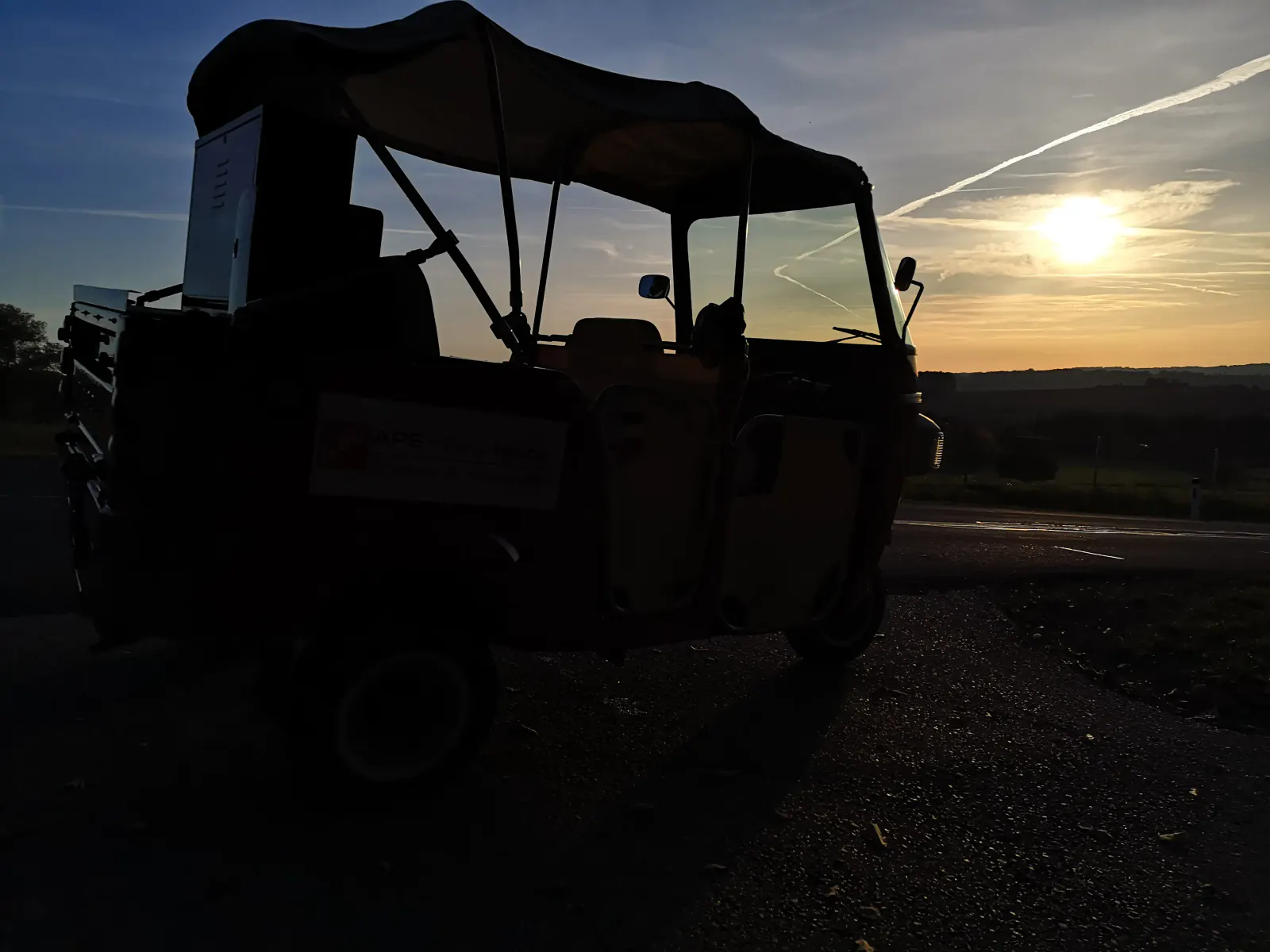 Sonnenuntergang während APE Tour