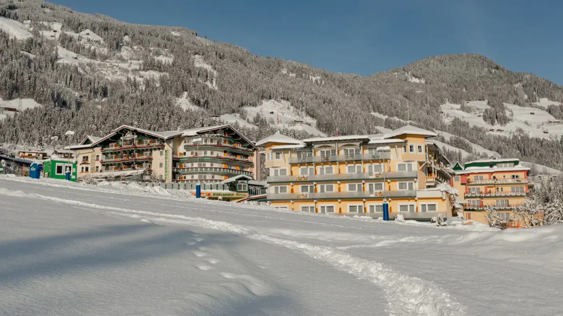 Aussenansicht des Hotels Kohlerhof im Winter