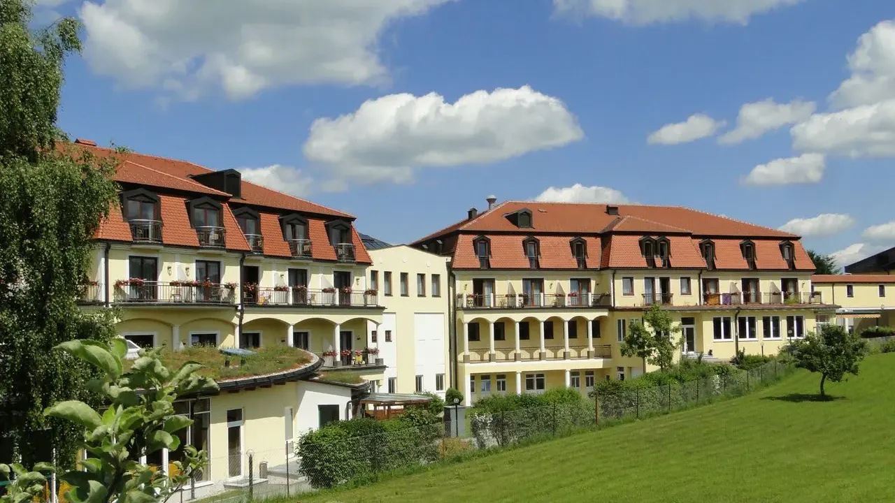 Aussenansicht des Kurhotels Moorbad Bad Großpertholz