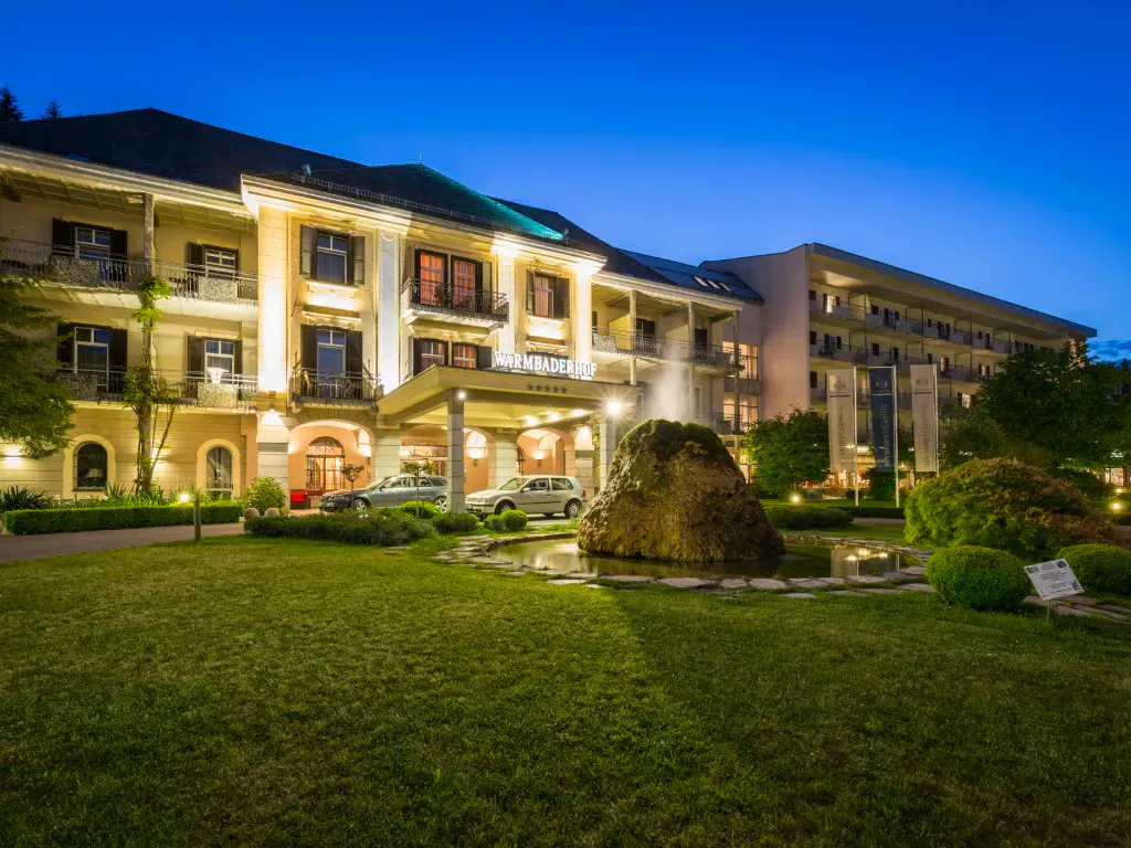 Aussenansicht des Hotels Warmbaderhof