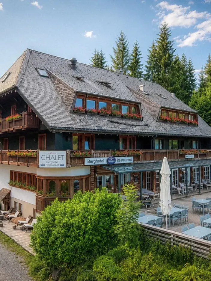 Aussenansicht des Berghotels Kräuterchalet