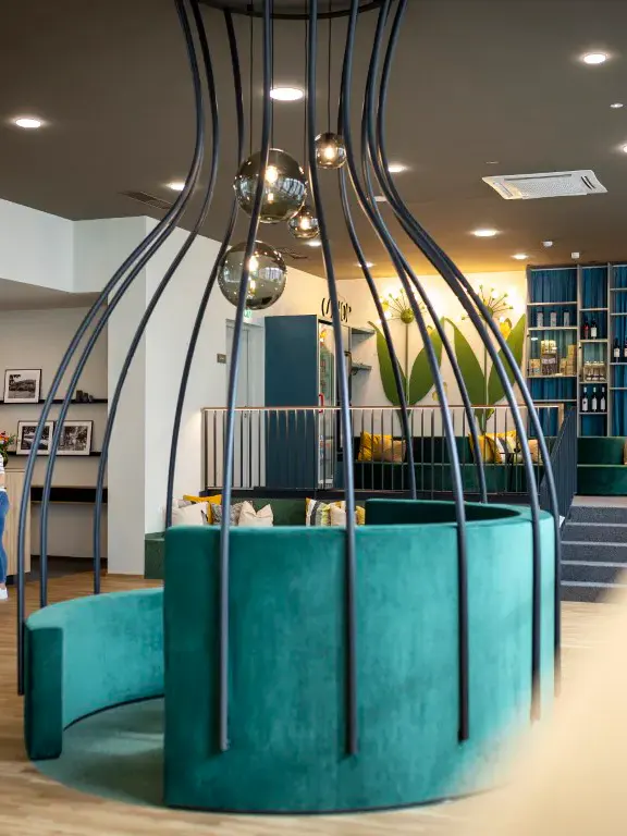 Rezeption und Lobby im JUFA Hotel Bad Radkersburg