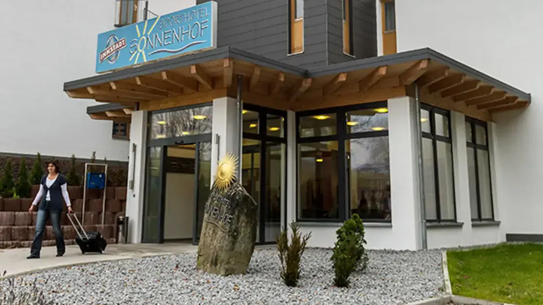 Eingangsbereich des Hotel Sonnenhof Tante ALMA´s Sommerfrische