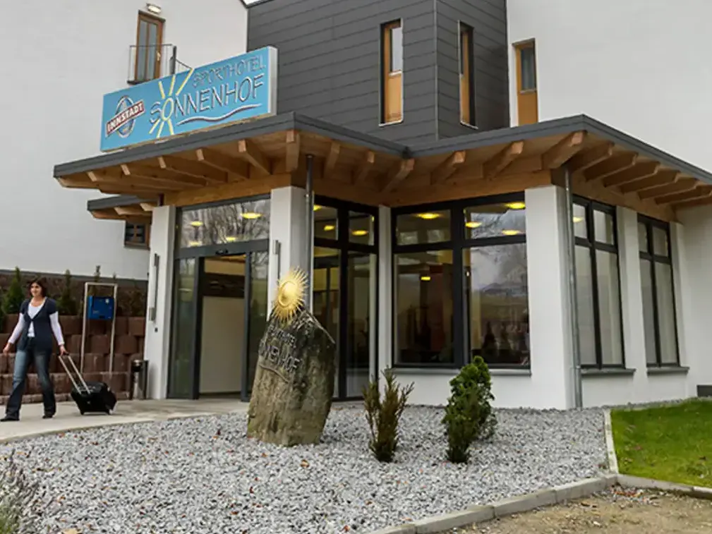 Eingangsbereich des Hotel Sonnenhof Tante ALMA´s Sommerfrische