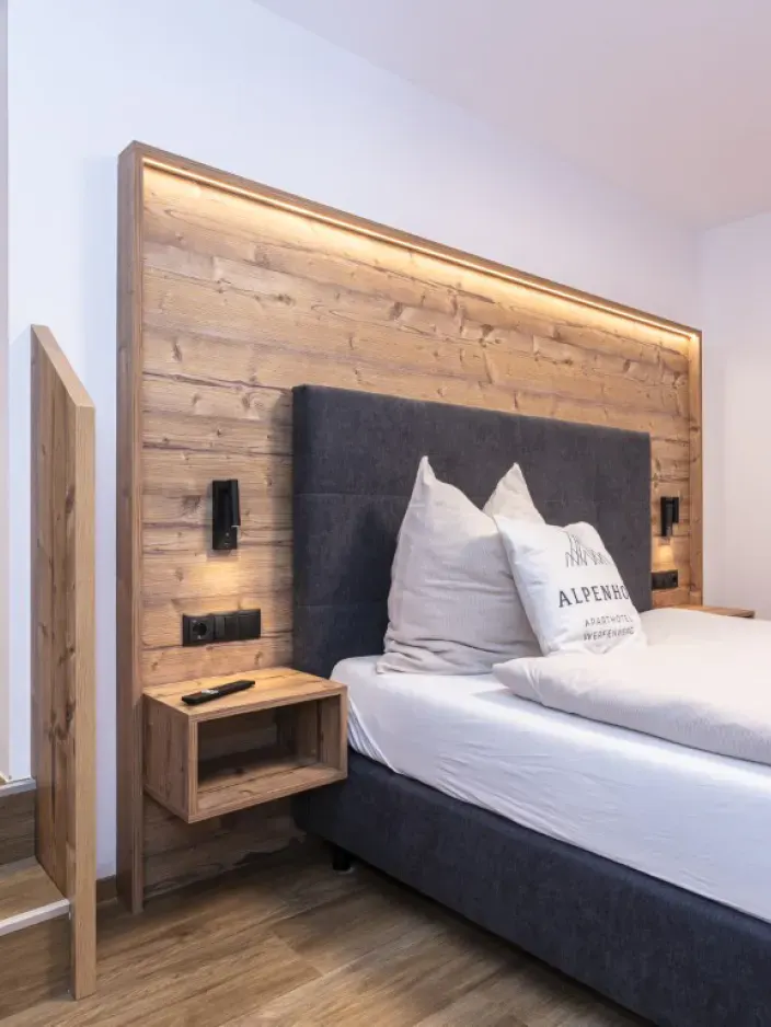 Zimmeransicht in einem Doppelzimmer des Alpenhof Aparthotel Werfenweng