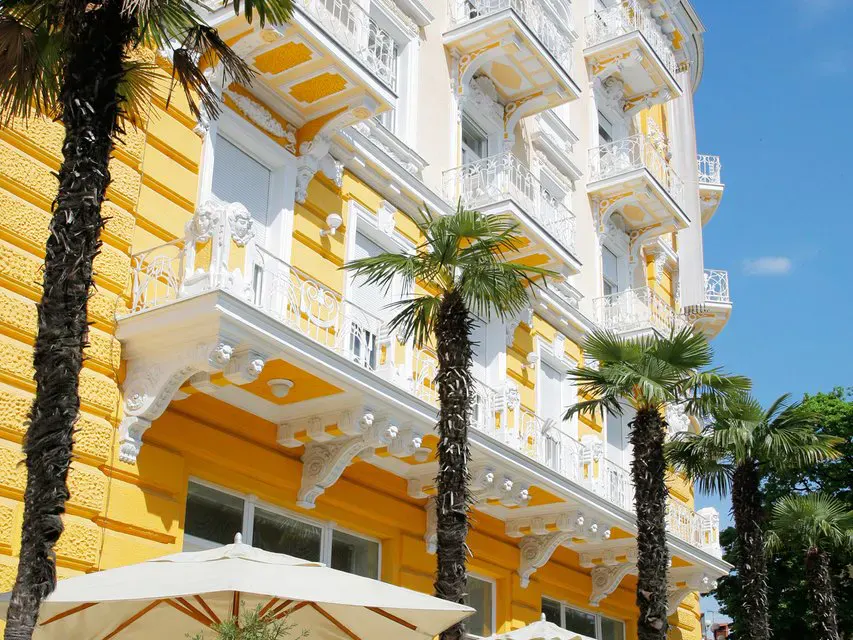 Aussenansicht des Gebäudes des Hotels Bristol Opatija