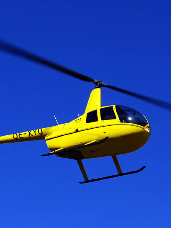 R44 fliegend