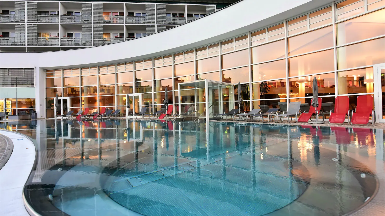 Therme Aussenbereich des Reduce Hotel VITAL