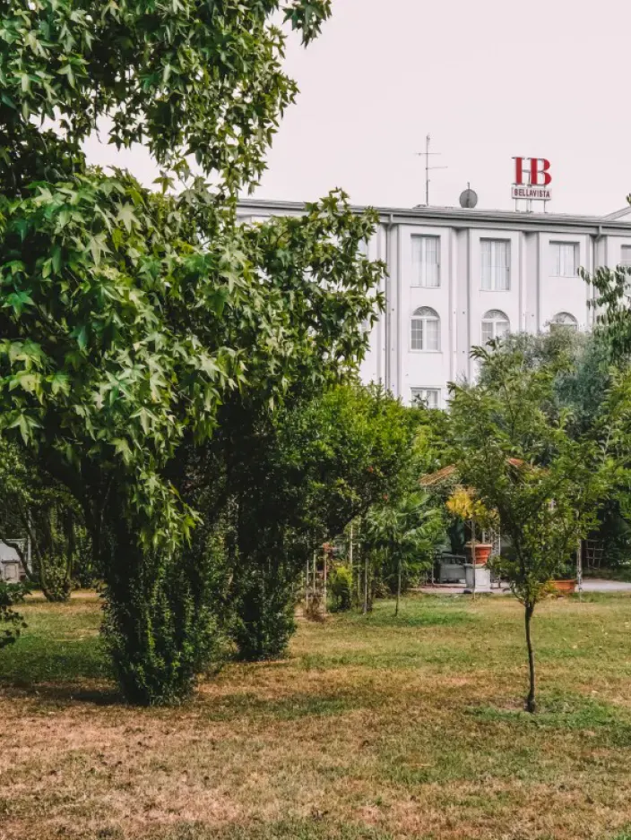 Aussenansicht mit Garten des Hotels Bellavista Terme