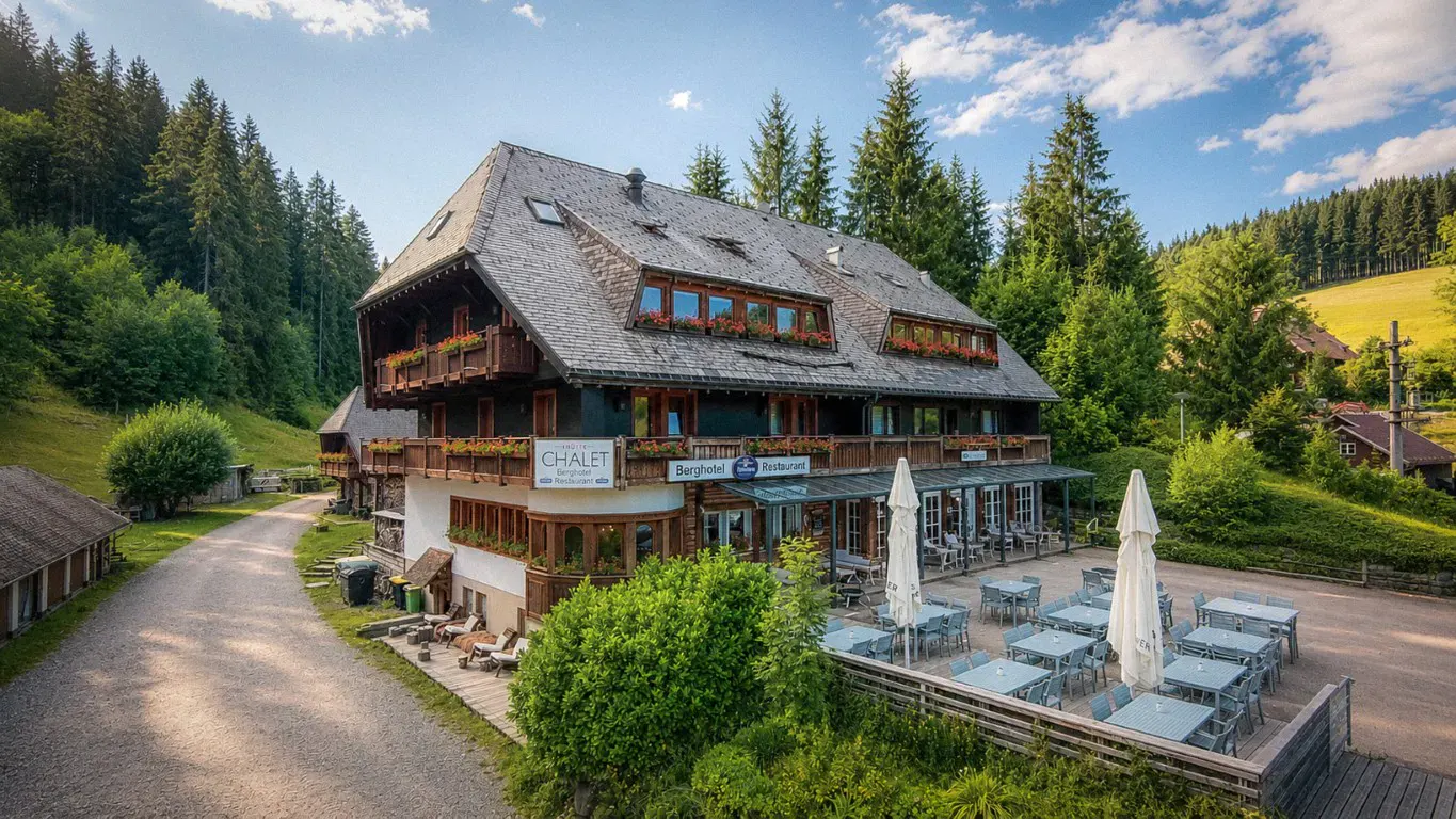Aussenansicht des Berghotels Kräuterchalet