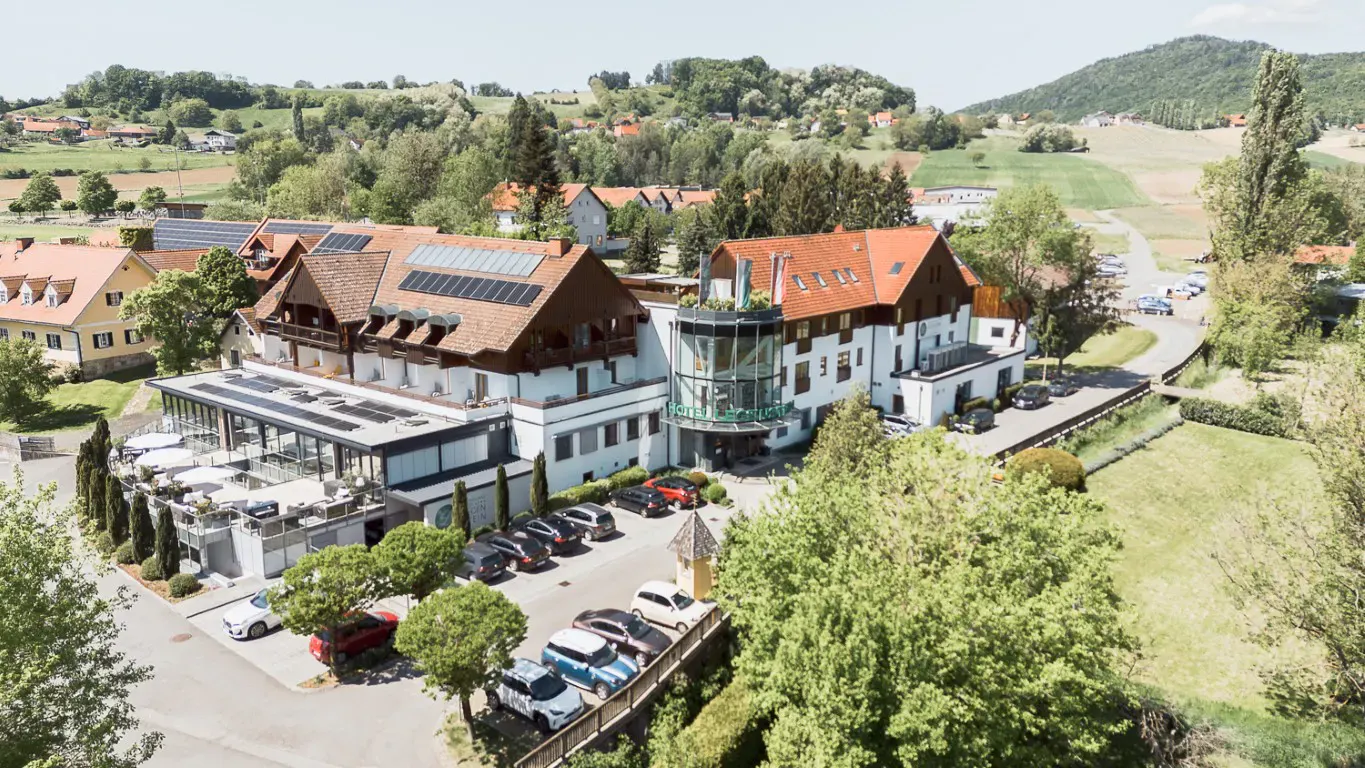 Aussenansicht Kuschlehotel Loipersdorf von oben