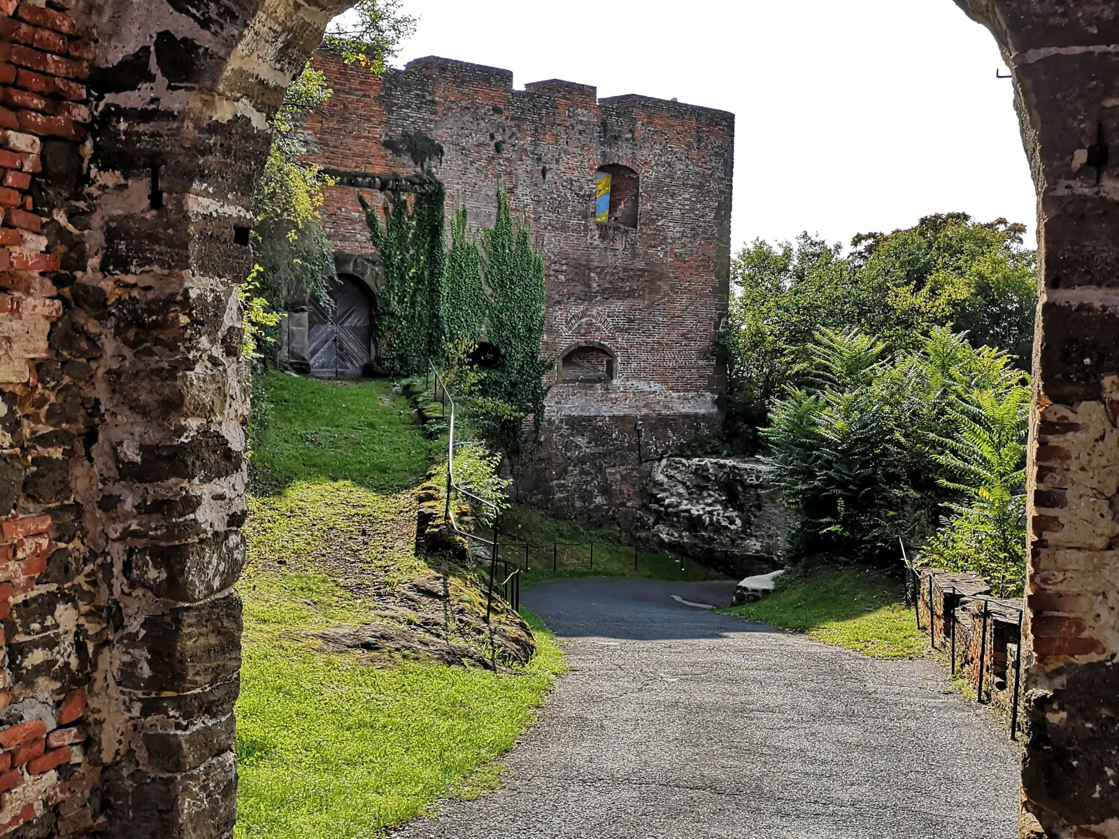 Burg Güssing Blick Burghof