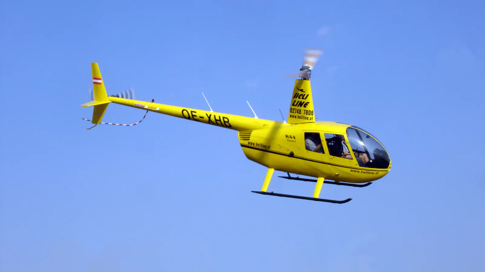 Hubschrauber fliegend