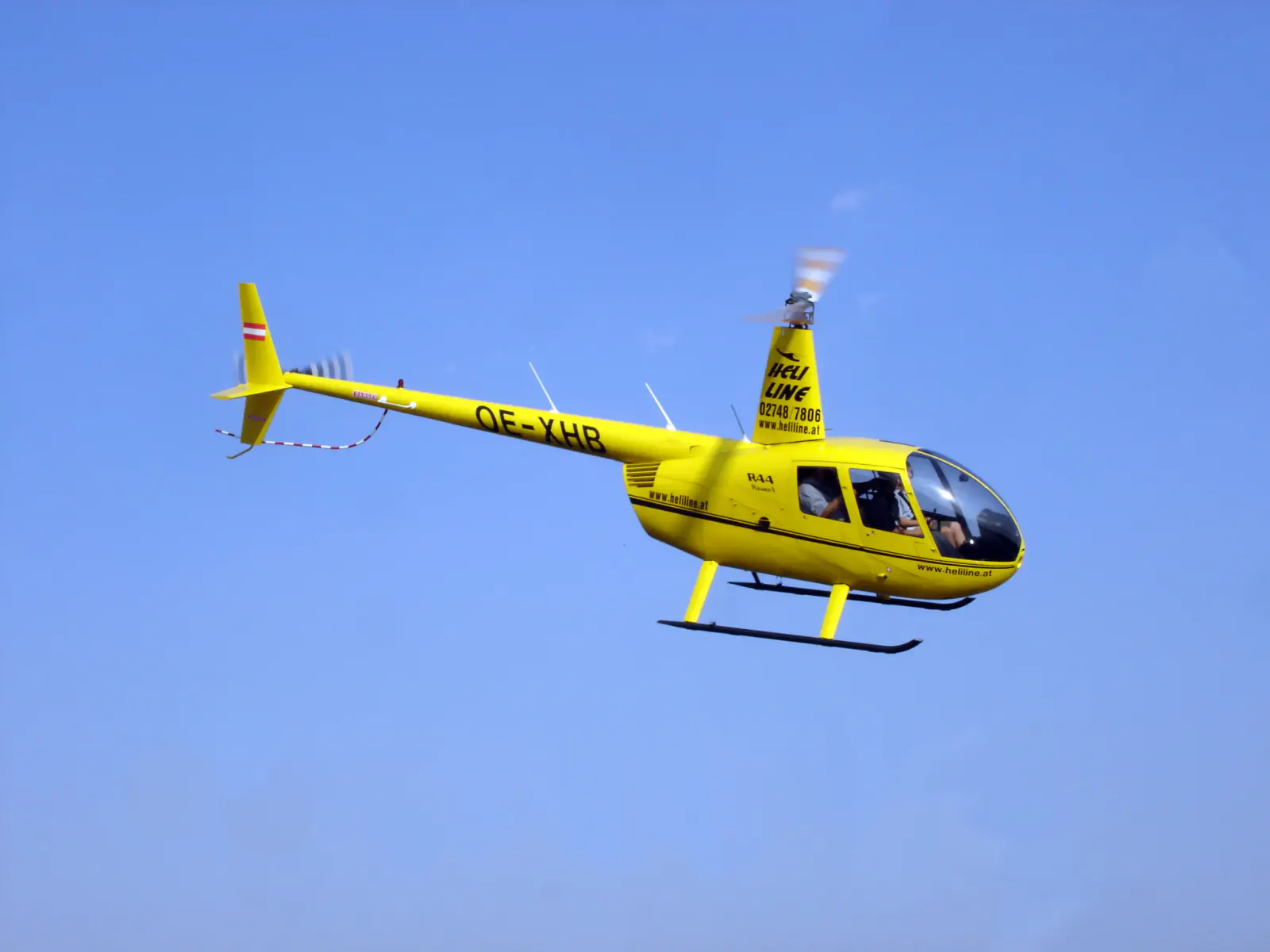 Hubschrauber fliegend