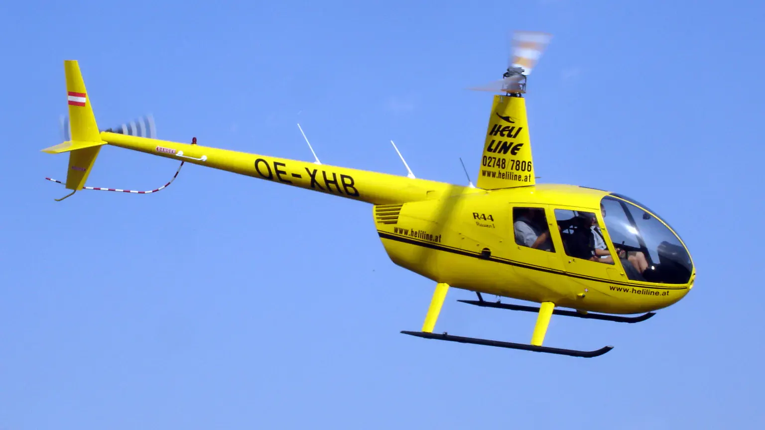 Hubschrauber fliegend