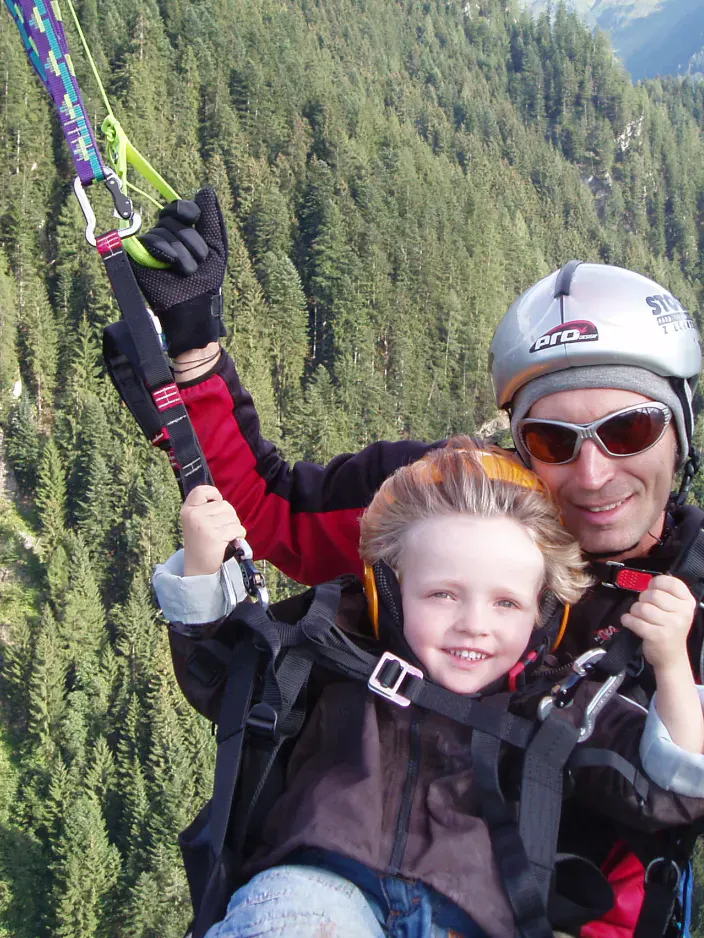 Kinder fliegen