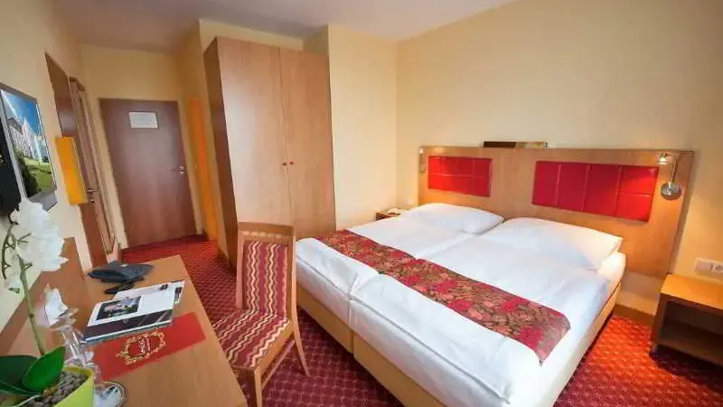 Maxmilian Lifestyle Resort