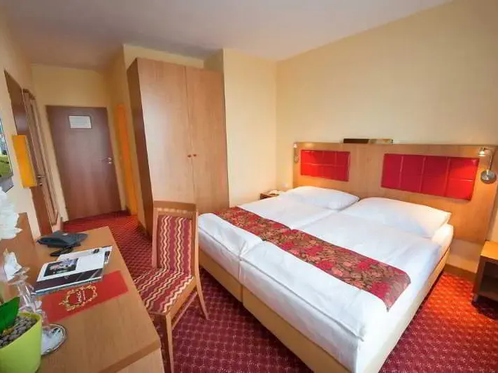 Maxmilian Lifestyle Resort