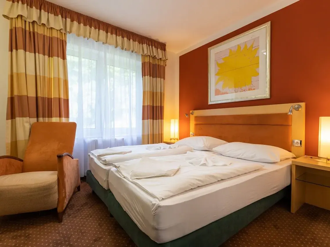 Hotel Subterra