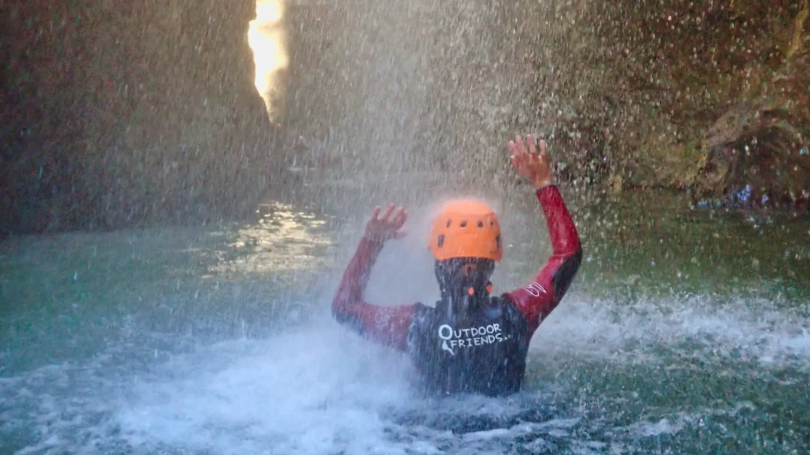 Strub unter Wasserfall