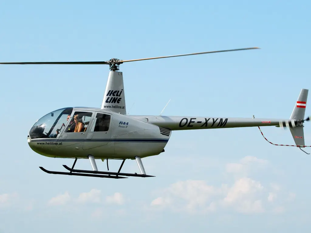 Hubschrauber fliegend