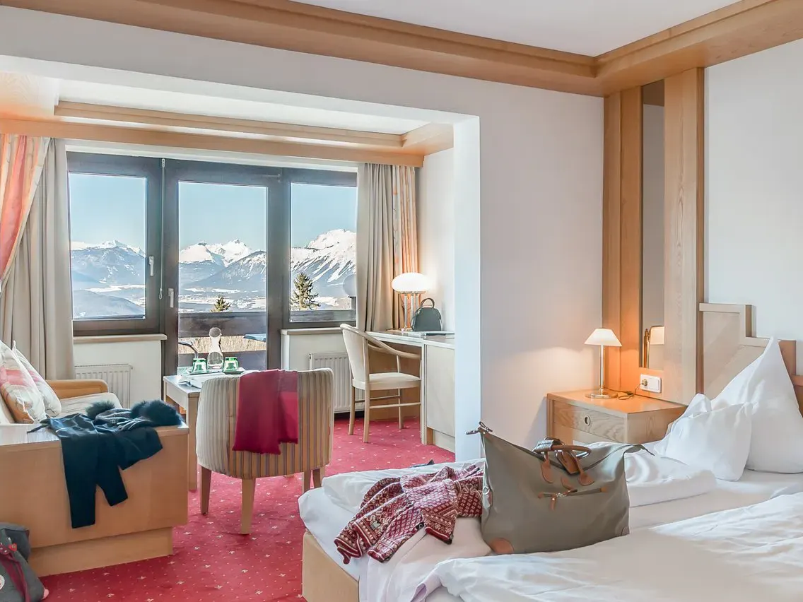 Beispiel eines Doppelzimmers mit Balkon im Inntalerhof DAS Panoramahotel