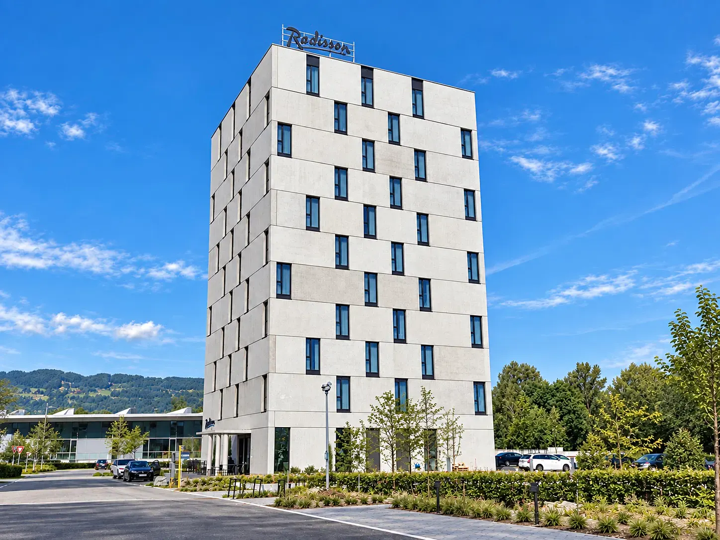 Aussenansicht des AMEDIA Hotels Lustenau