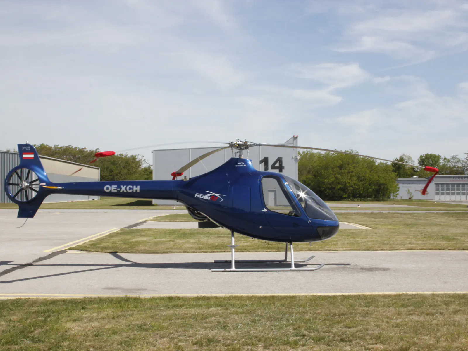 Hubschrauber am Landeplatz