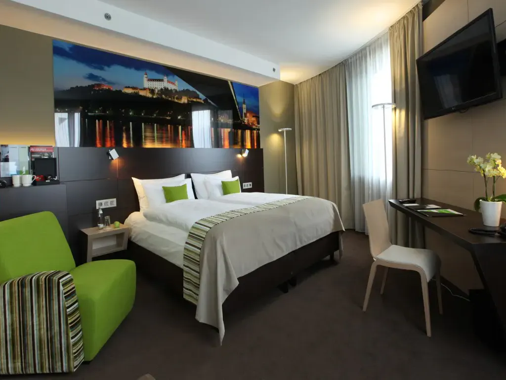 Modern eingerichtetes Doppelzimmer im Lindner Hotel Bratislava