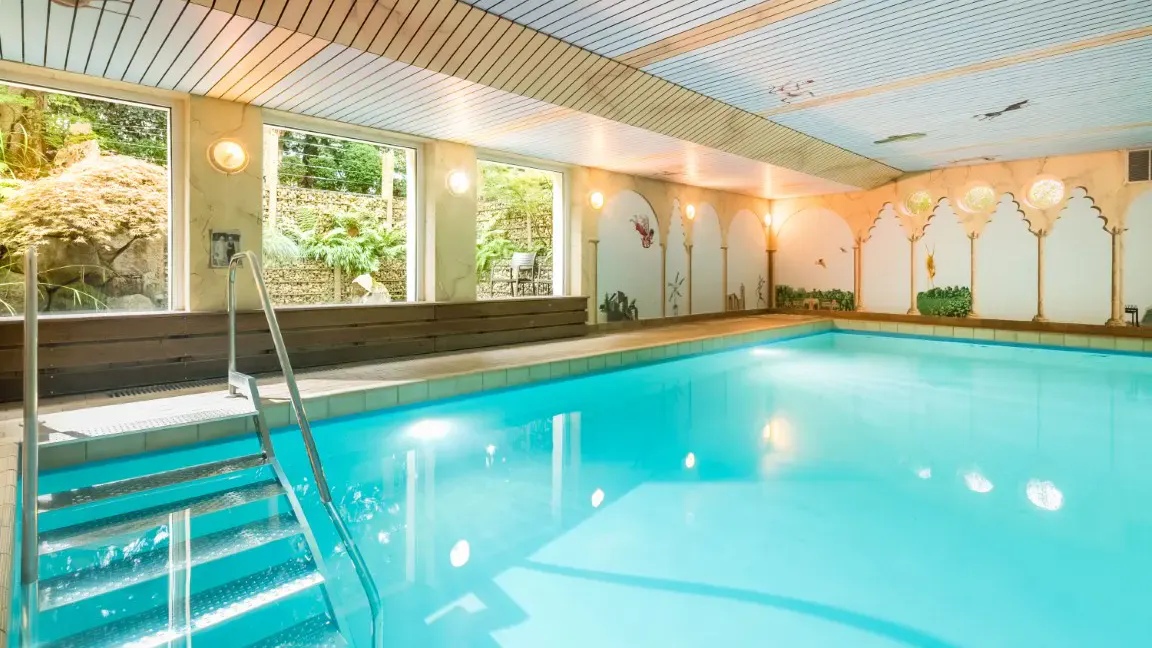 Poolbereich im Hotel Azenberg