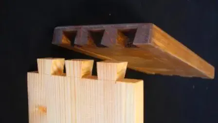Holzbretter mit Schwalbenschwanz-Verbindung