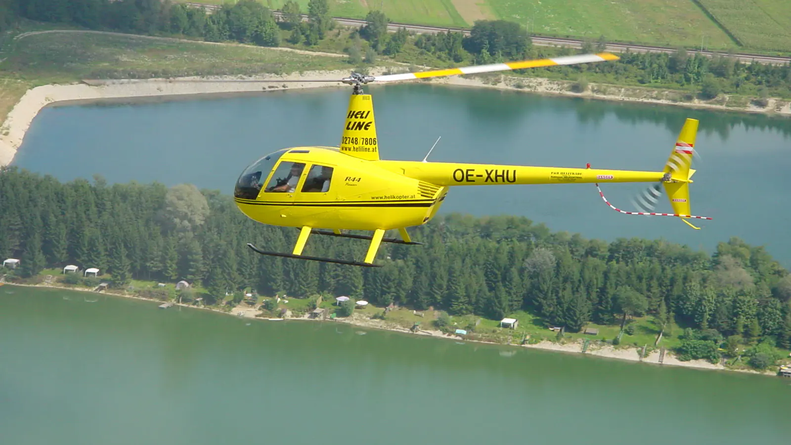 Hubschrauber fliegend