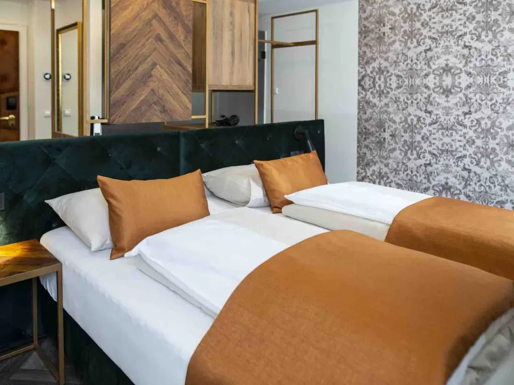 Blick in ein Standard Doppelzimmer im Hotel Palais 26