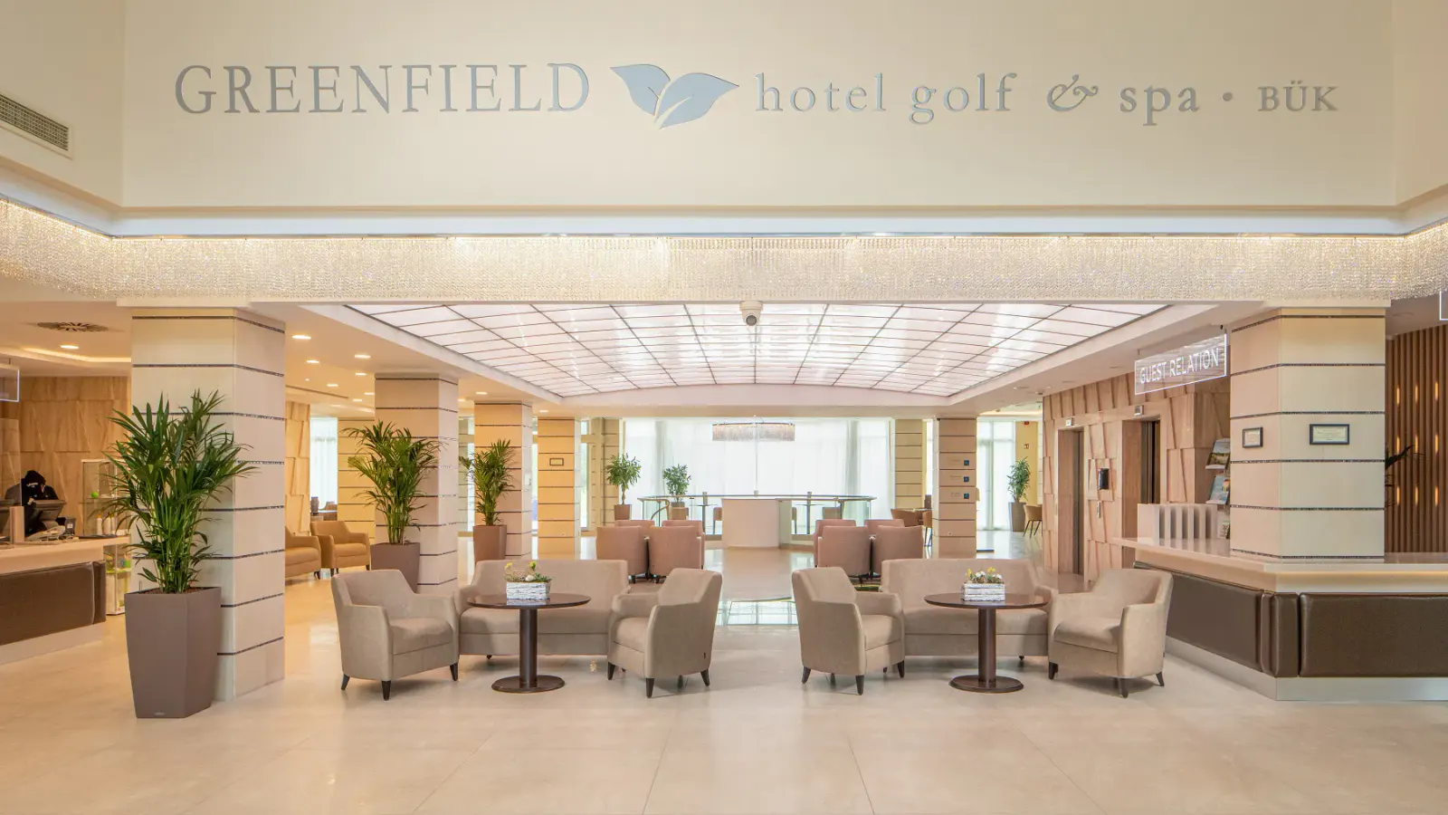 Empfangshalle des Greenfield Hotel Golf und Spa