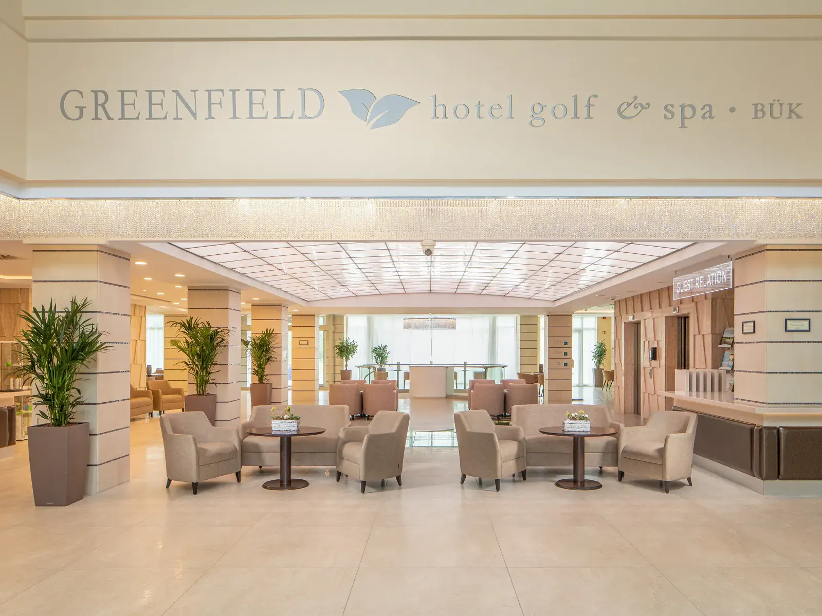 Empfangshalle des Greenfield Hotel Golf und Spa
