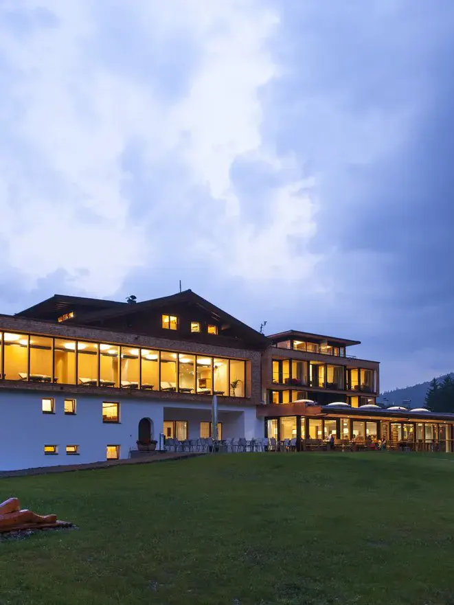 Aussenansicht des Hotels Fischer am See