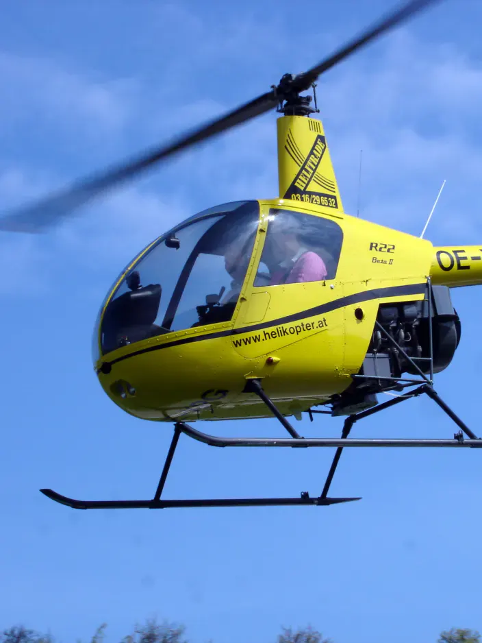 Hubschrauber fliegend