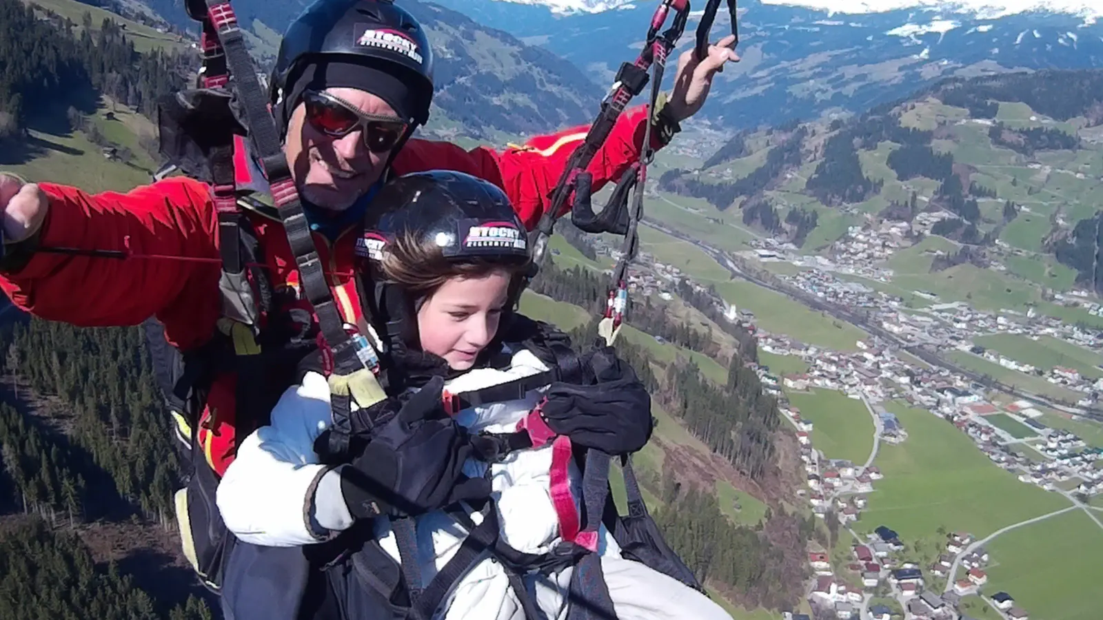 kinder fliegen ab 8 jahren