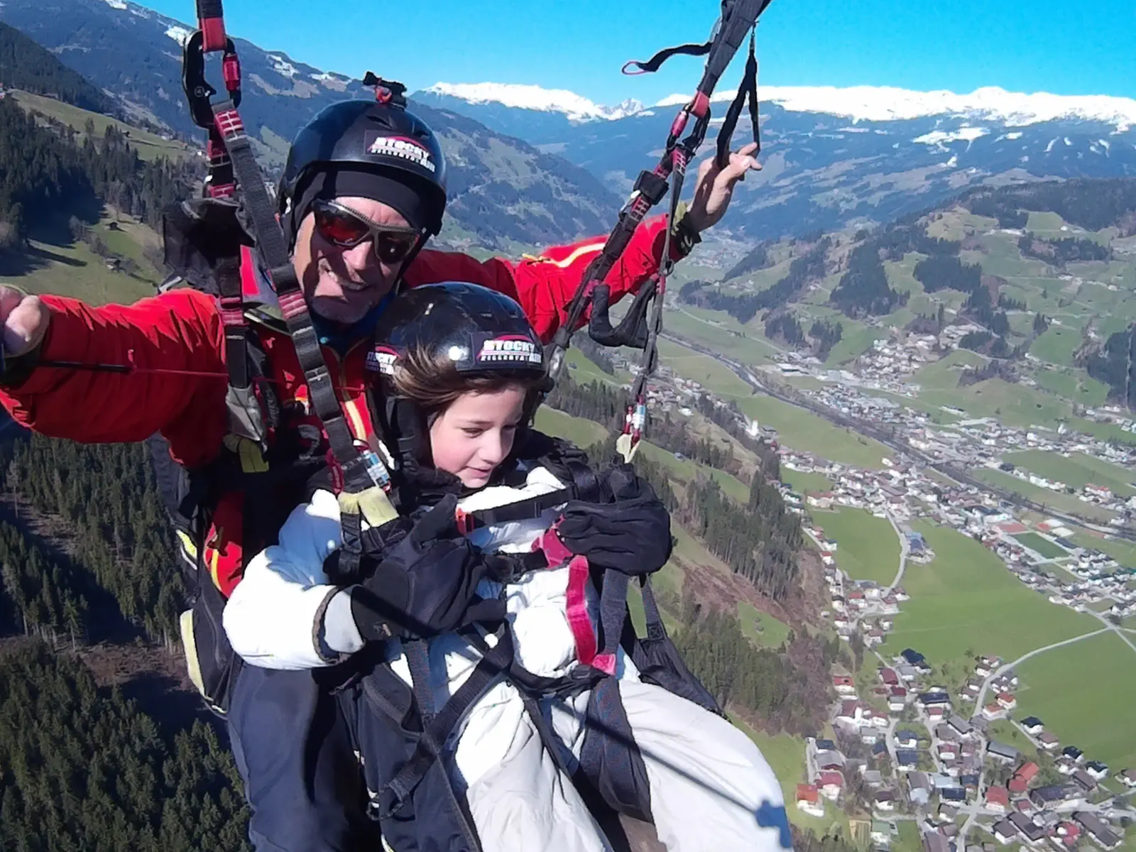 kinder fliegen ab 8 jahren