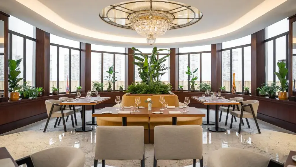 Modernes Ambiente im Restaurant im Almanac X Alcron Prague