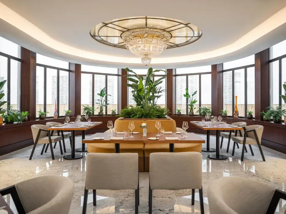 Modernes Ambiente im Restaurant im Almanac X Alcron Prague