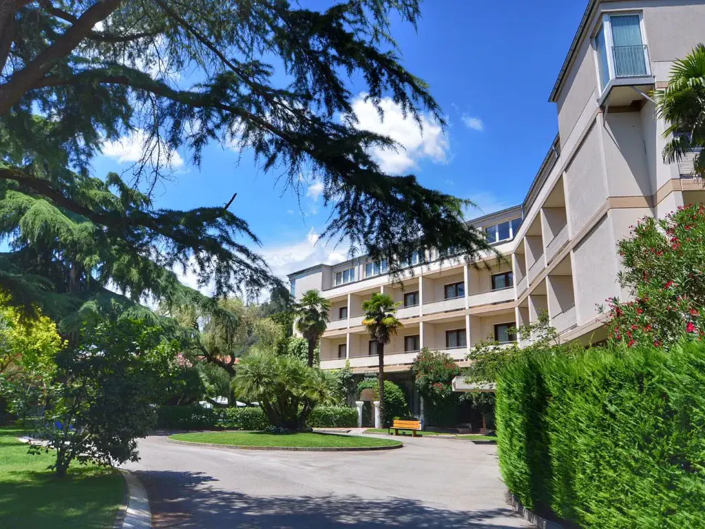 Aussenansicht Ankunftsbereich Hotel Blue Dream