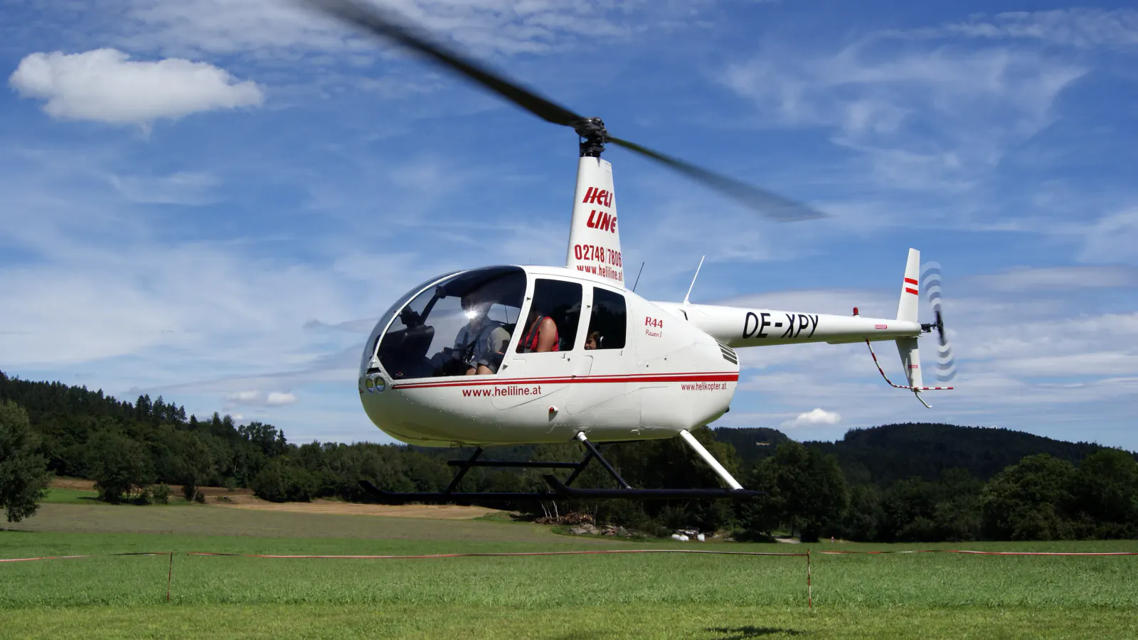 Hubschrauber fliegend