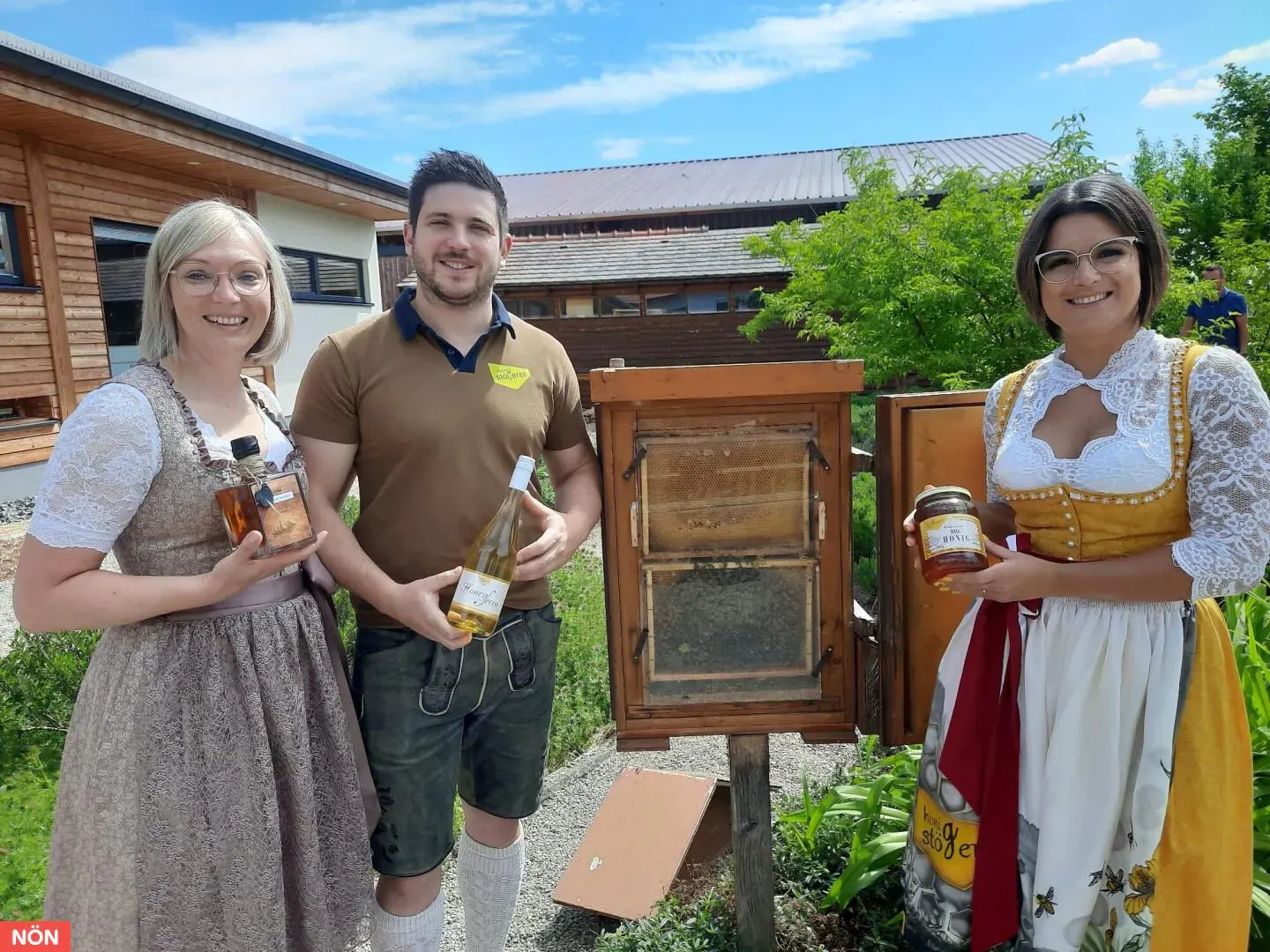 beim Schaubienenstock