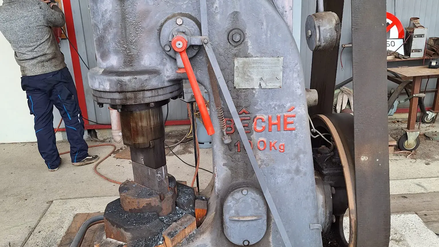 Großer Lufthammer Bećhe