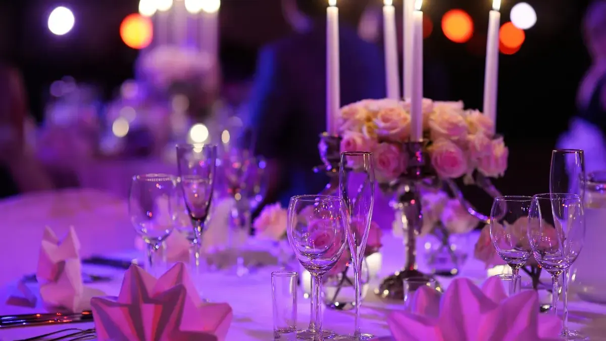 Crime Club - Tische