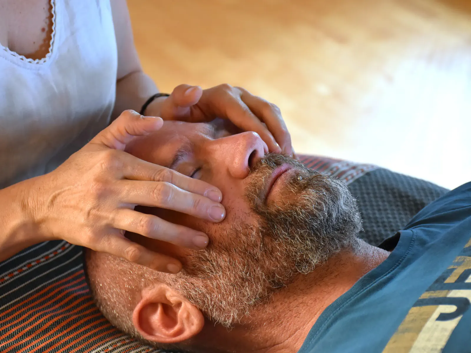 Sanfte Berührungen für tiefe Entspannung, Regeneration und Ausgeglichenheit.