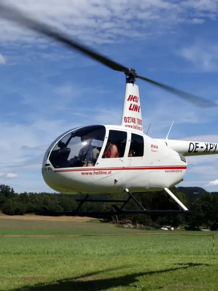 Hubschrauber fliegend
