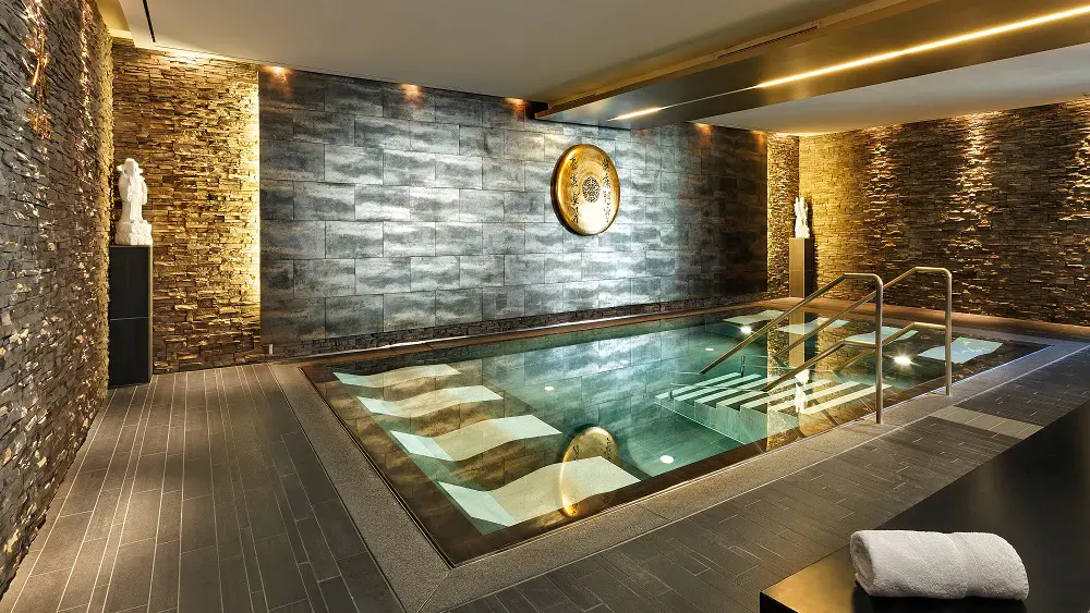 Entspannungsbecken im Asia Hotel und Spa Leoben